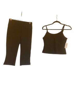 NWT Beyond Yoga Racerback Tank/Capri Set DARK KNIGHT Size Medium